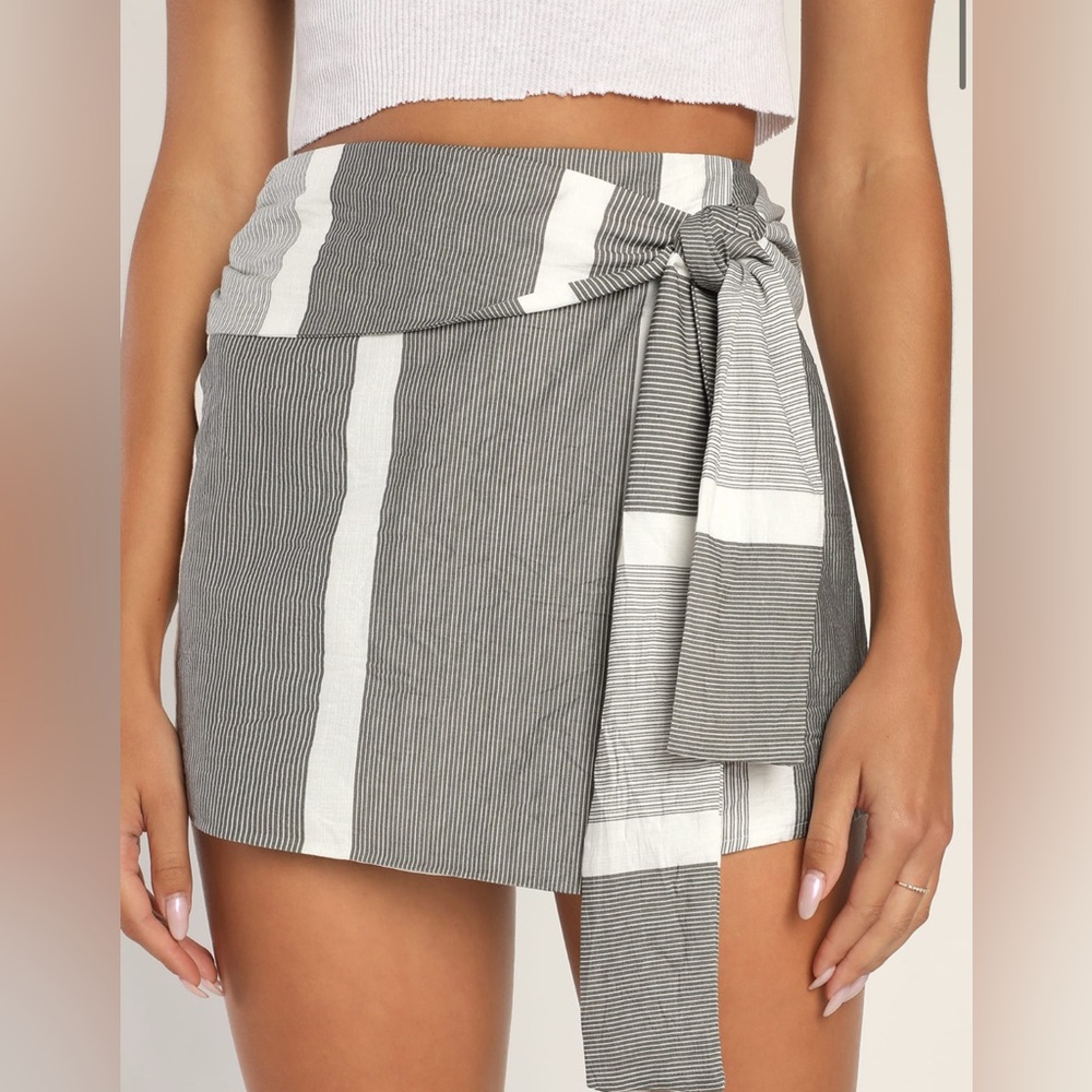 Adieu White and Grey Striped Tie-Front Skort